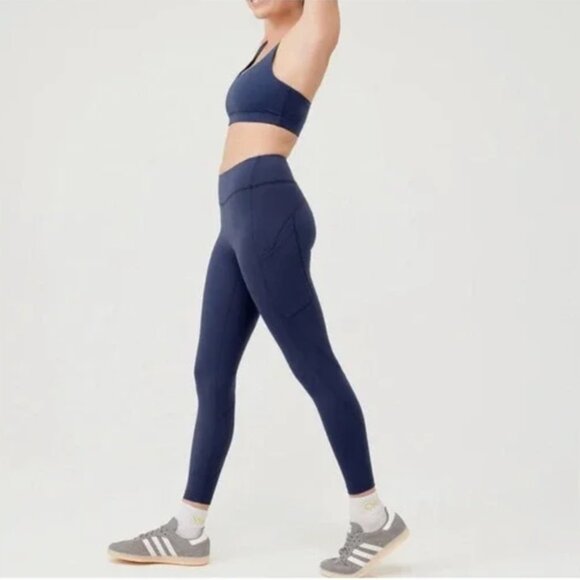 Outdoor Voices Pants - Outdoor Voices SuperForm Zoom 7/8 Leggings in Dark Sky with Pocket, Navy, Large